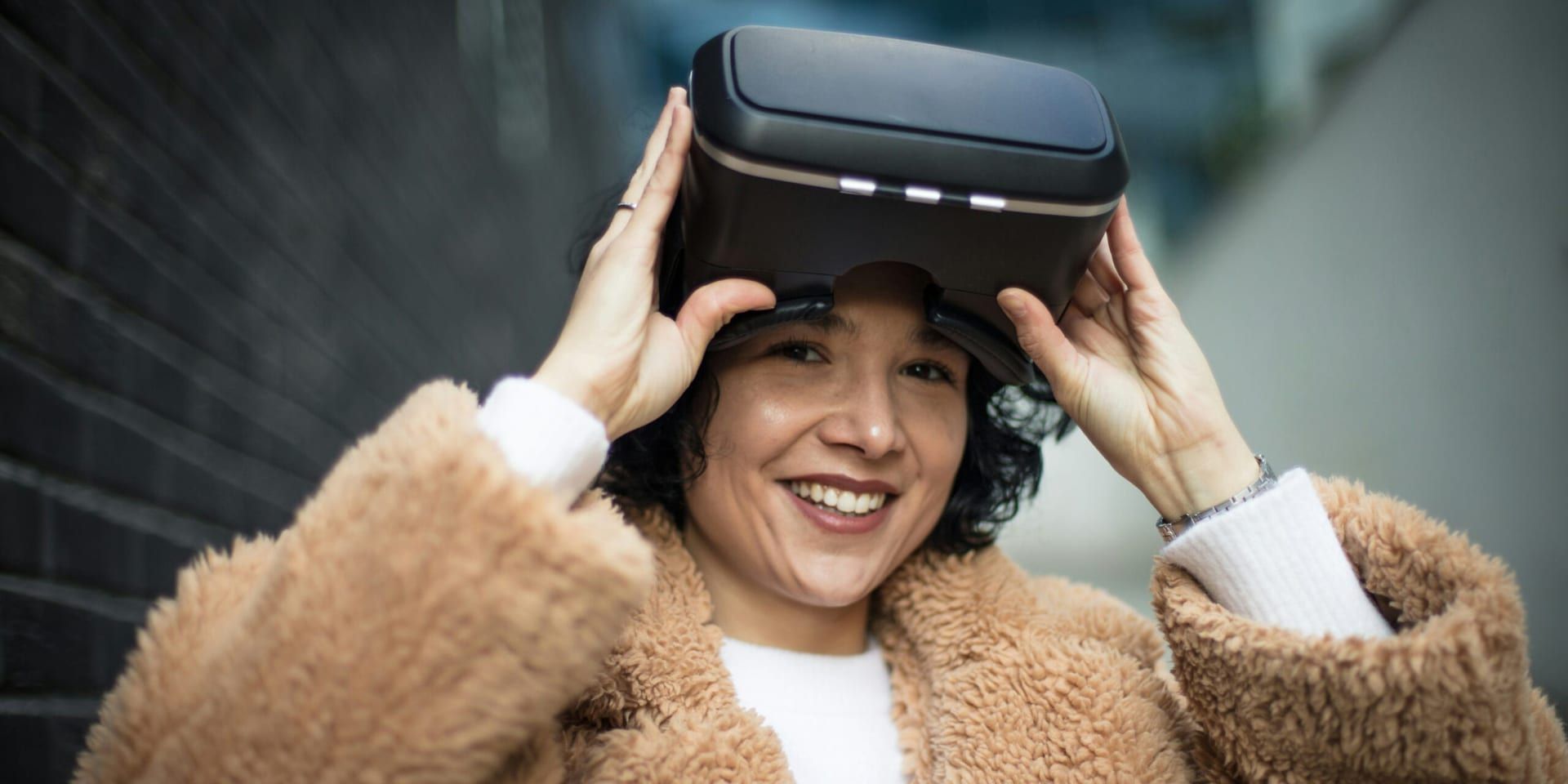 Top Realtors Embrace Virtual Reality to Enhance Client Home Tours in 2025