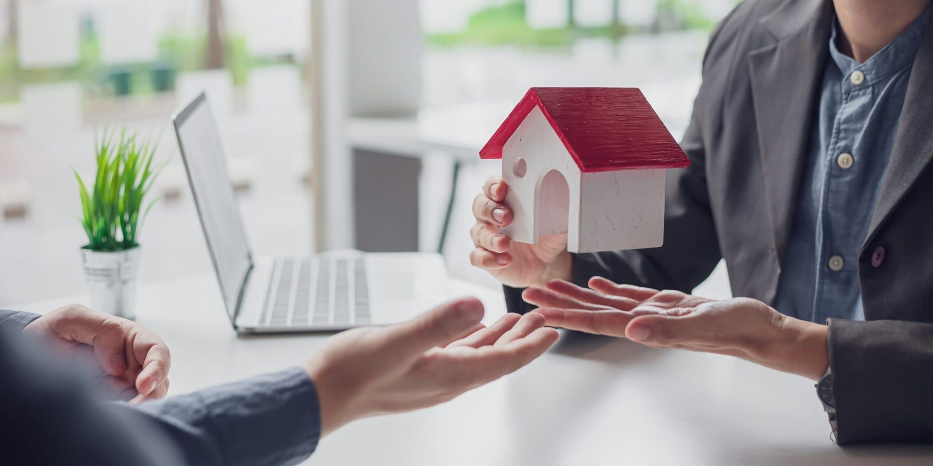 Santa Monica’s Open Container Ordinance: A Game-Changer for Real Estate Agents
