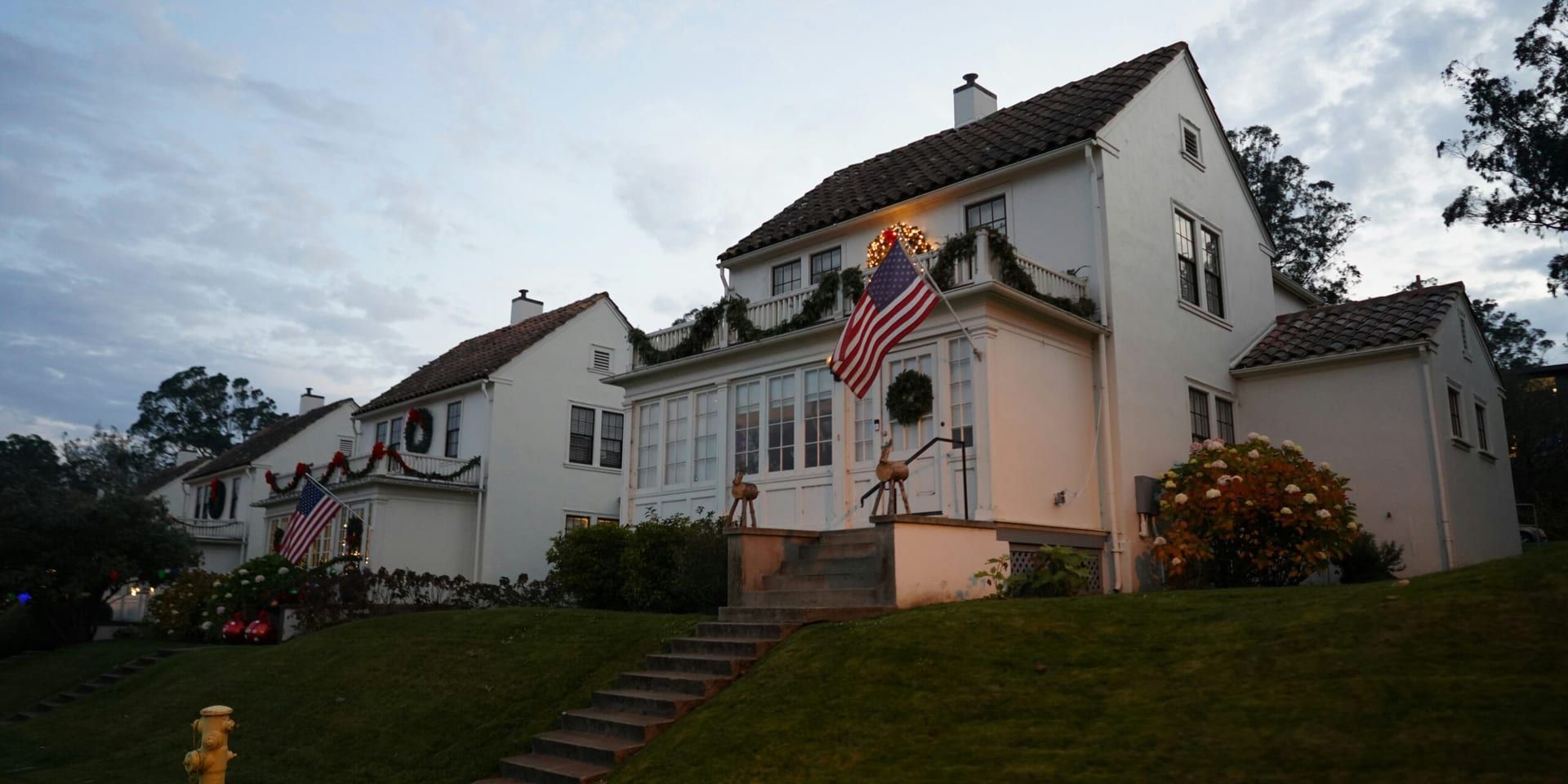 U.S. Mortgage Rates Slip, Boosting Year-End Homebuying Prospects