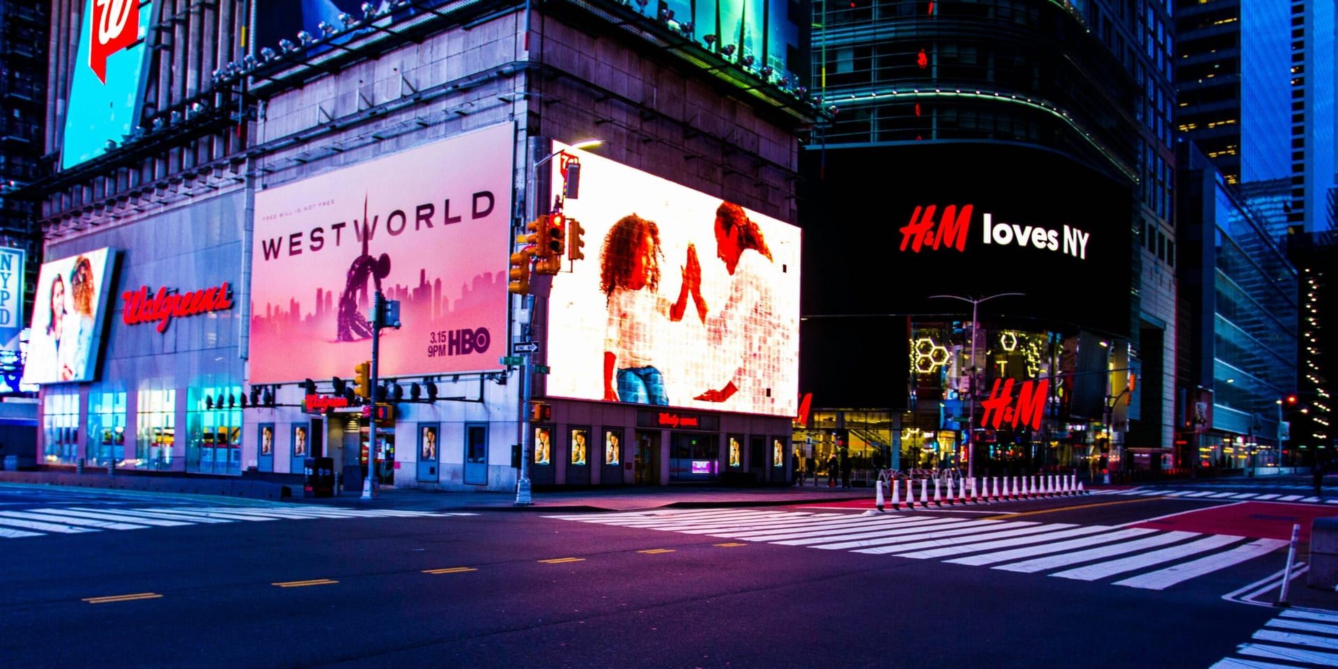 Commercial Real Estate Eyes Mixed Outlook: Businesses Hesitate While Retail Evolves Post‑Black Friday