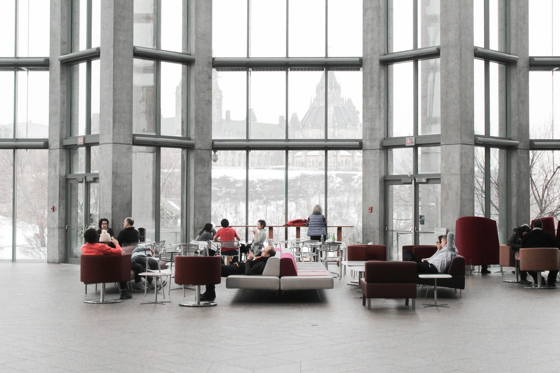 Transforming Office Environments: Emphasizing Adaptability and Worker Wellness