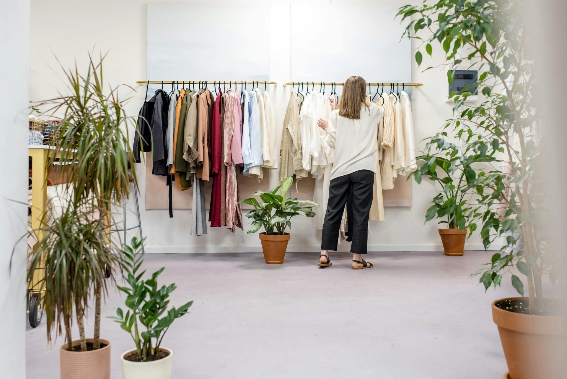 Transforming Retail: The Rise of Experiential Shopping in Response to Shifting Consumer Trends