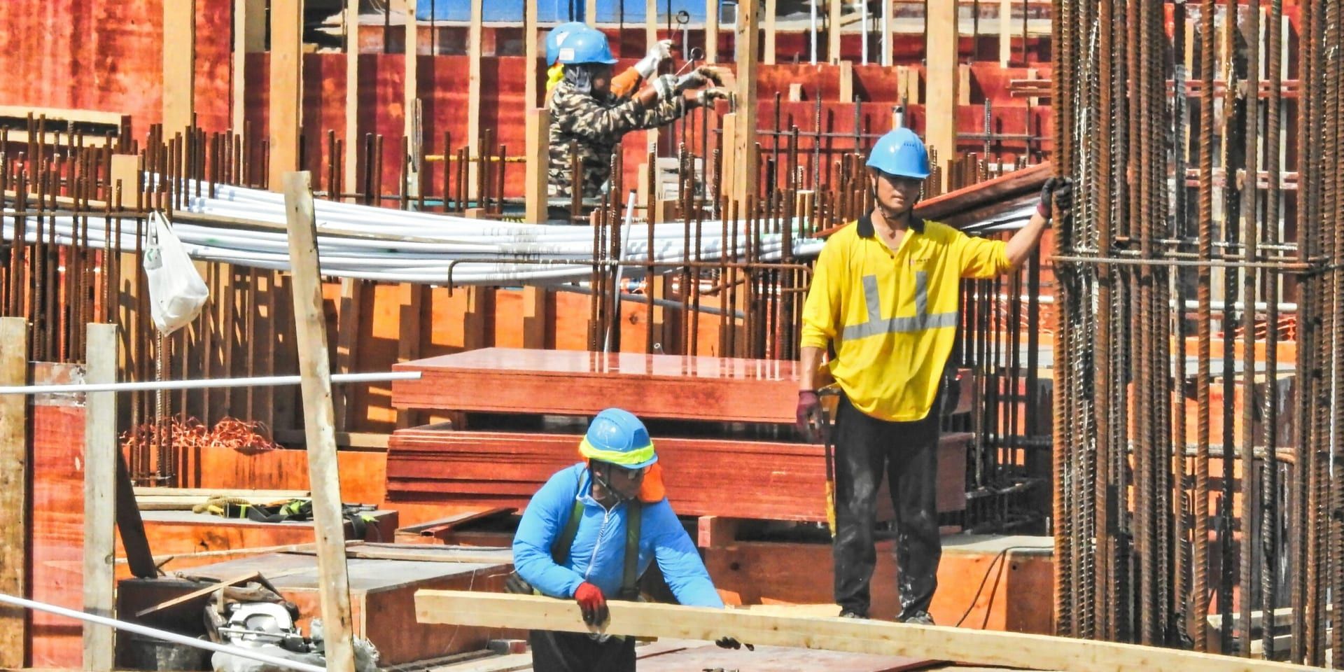Builder Confidence Edges Up Slightly in November Despite Weak Demand