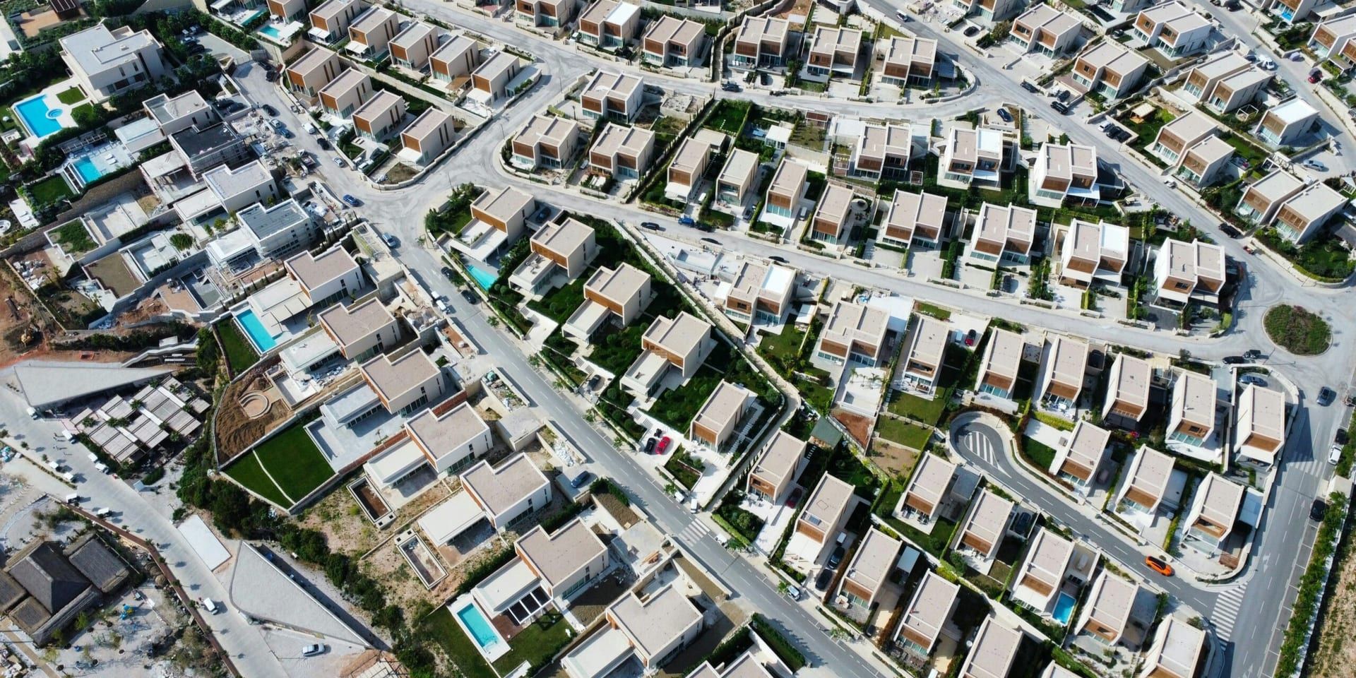 U.S. Housing Market Sees Inventory Surge, Signaling New Phase for Buyers and Sellers